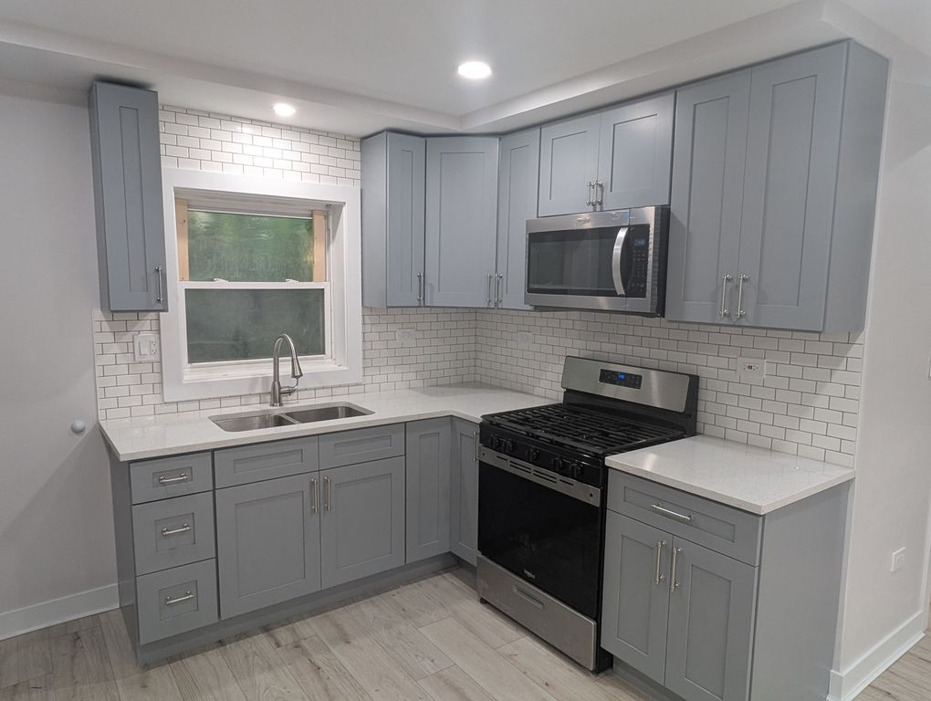 1061 E 80th Street 1S, Chicago, IL 60619