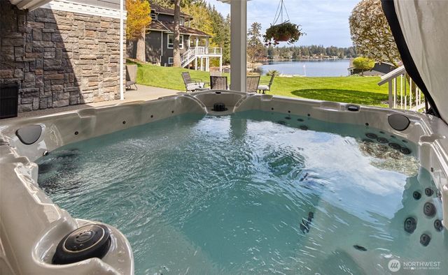 4022 Long Lake Drive SE, Lacey, WA 98503