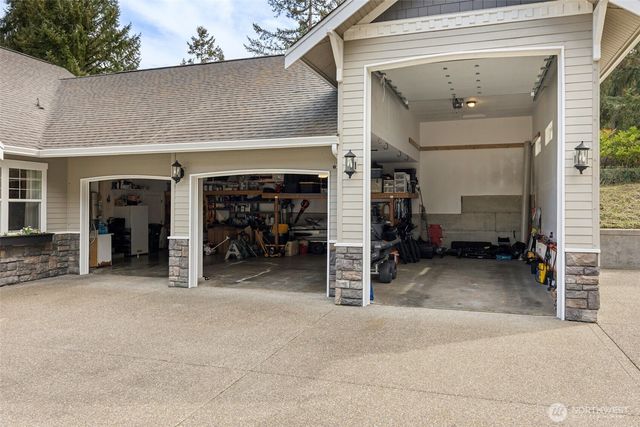 4022 Long Lake Drive SE, Lacey, WA 98503