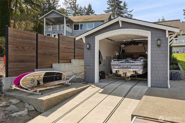 4022 Long Lake Drive SE, Lacey, WA 98503
