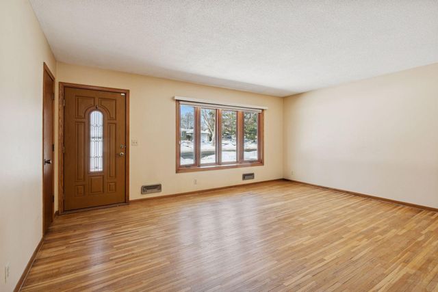 10817 Xerxes Avenue S, Bloomington, MN 55431