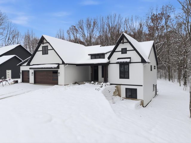 8050 W PQ Avenue, Texas Twp, MI 49009