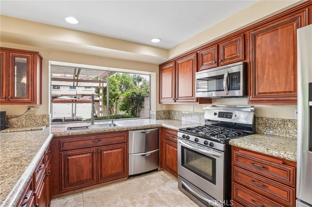 2521 Avenita Alpera, Tustin, CA 92782