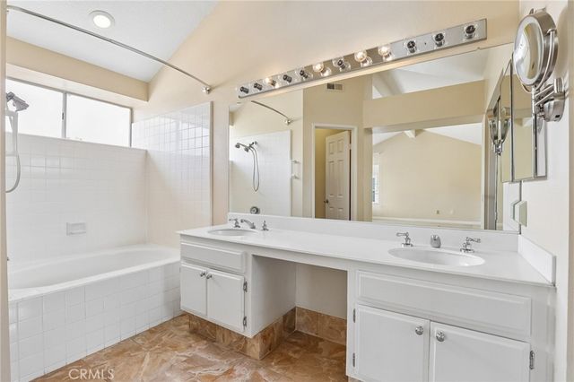 2521 Avenita Alpera, Tustin, CA 92782