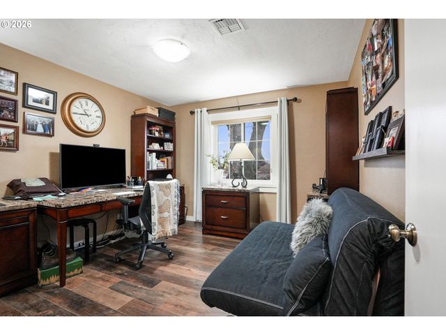 30596 HORSESHOE Dr, Albany, OR 97321