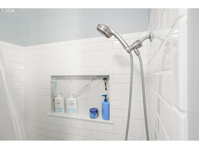 30596 HORSESHOE Dr, Albany, OR 97321