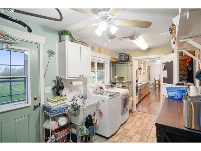 30596 HORSESHOE Dr, Albany, OR 97321