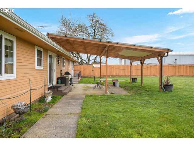 30596 HORSESHOE Dr, Albany, OR 97321