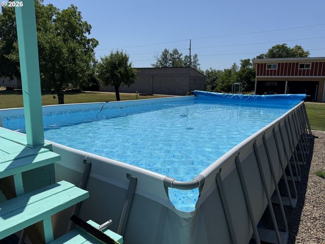 30596 HORSESHOE Dr, Albany, OR 97321