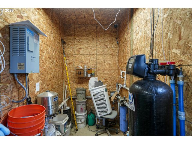 30596 HORSESHOE Dr, Albany, OR 97321