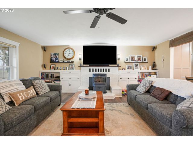 30596 HORSESHOE Dr, Albany, OR 97321