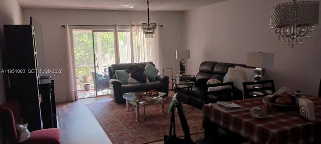 6731 Cypress Road 310, Plantation, FL 33317