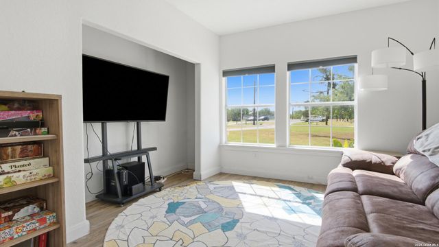 105 Hidden Haven, Floresville, TX 78114