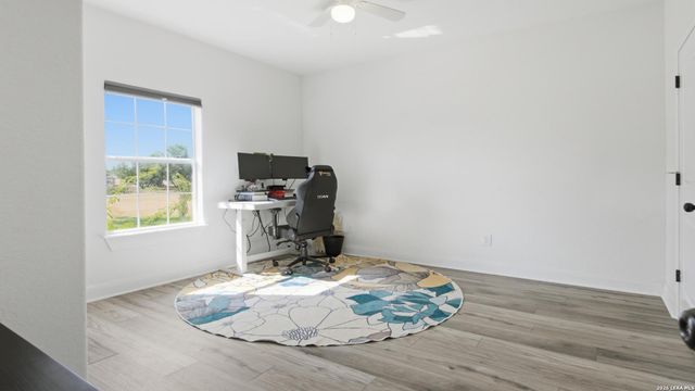 105 Hidden Haven, Floresville, TX 78114