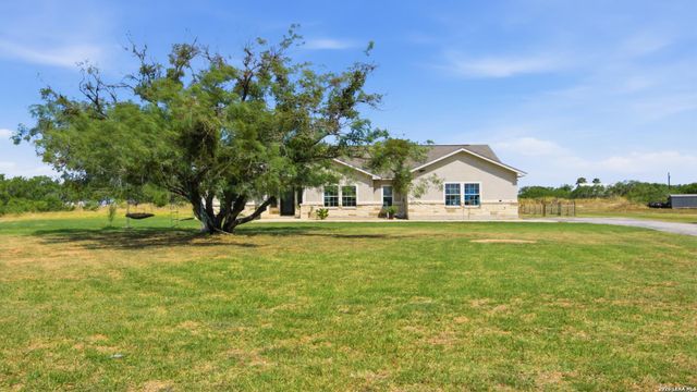105 Hidden Haven, Floresville, TX 78114