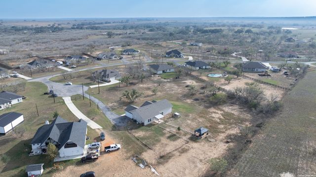 105 Hidden Haven, Floresville, TX 78114