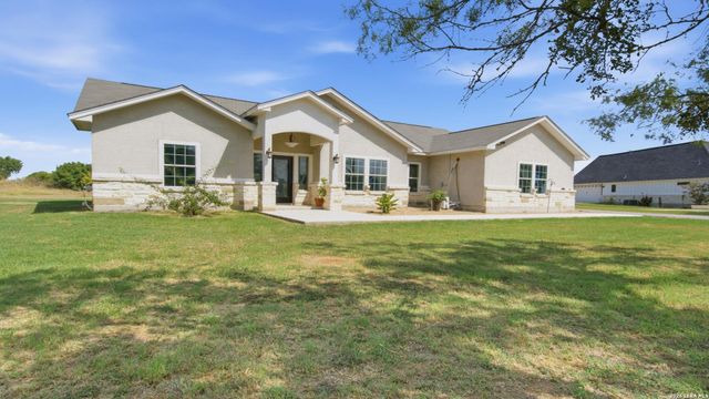 105 Hidden Haven, Floresville, TX 78114