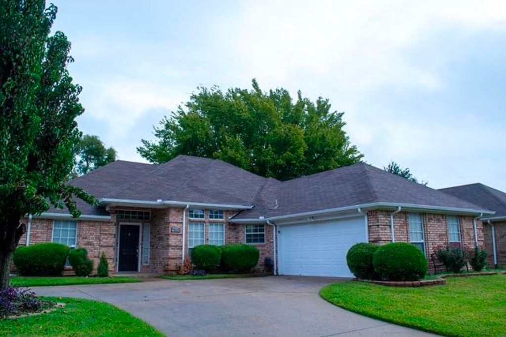 7825 Hightower Drive, North Richland Hills, TX 76182