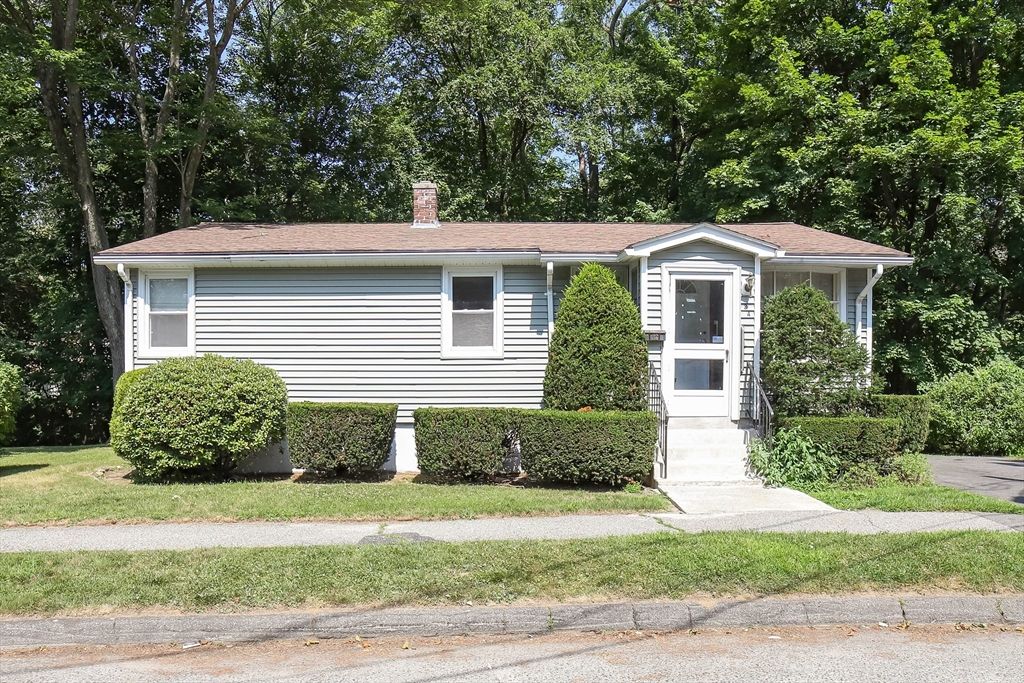 24 Greybert Lane, Worcester, MA 01602
