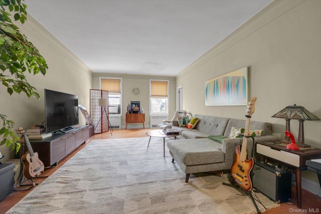 111-15 75th Avenue 6J, Forest Hills, NY 11375