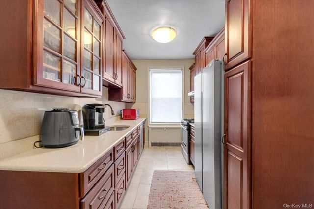 111-15 75th Avenue 6J, Forest Hills, NY 11375