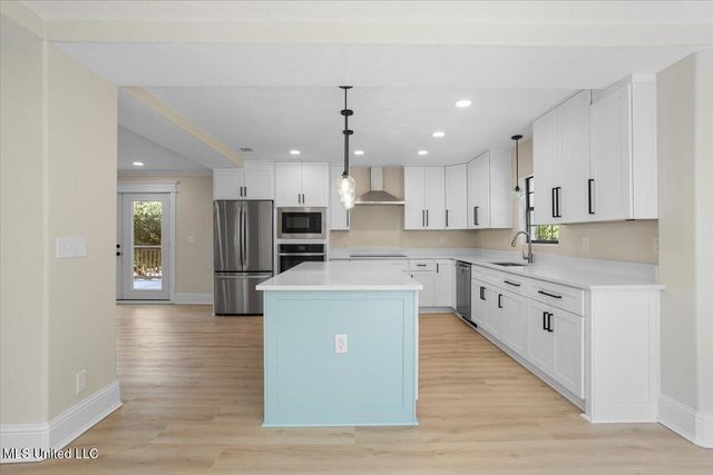 749 E North Street, Pass Christian, MS 39571