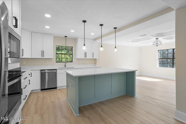 749 E North Street, Pass Christian, MS 39571