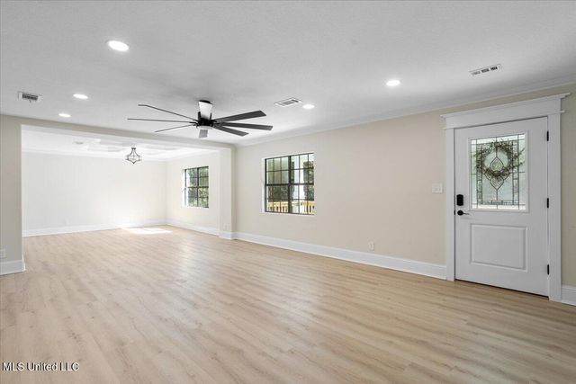 749 E North Street, Pass Christian, MS 39571