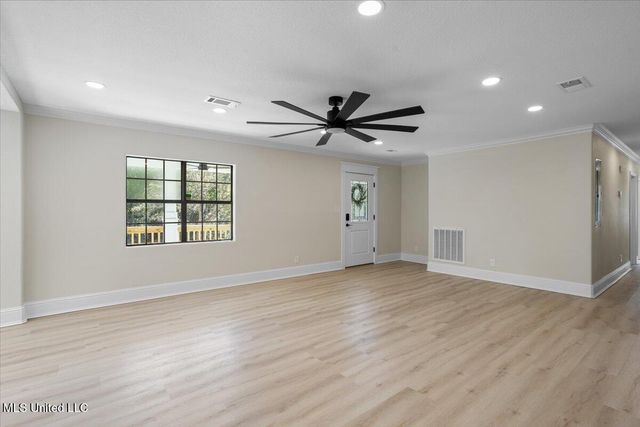 749 E North Street, Pass Christian, MS 39571