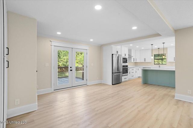 749 E North Street, Pass Christian, MS 39571