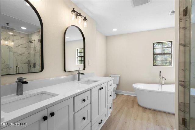 749 E North Street, Pass Christian, MS 39571