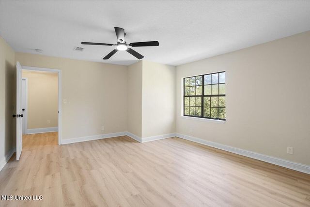 749 E North Street, Pass Christian, MS 39571