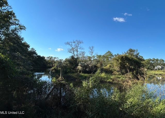 749 E North Street, Pass Christian, MS 39571