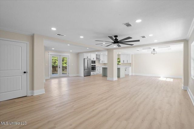 749 E North Street, Pass Christian, MS 39571