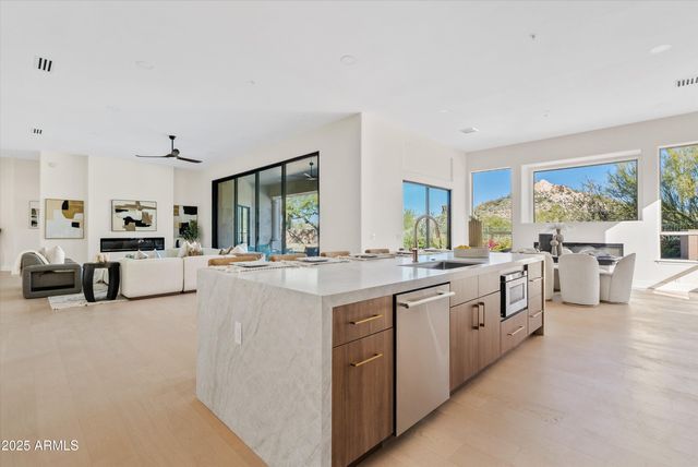 11792 E SAND HILLS Road, Scottsdale, AZ 85255