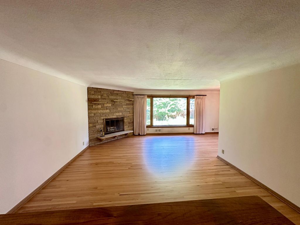 732 Forest Dale Road, New Brighton, MN 55112 — photo 3
