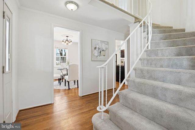 9652 LINDENBROOK ST, Fairfax, VA 22031