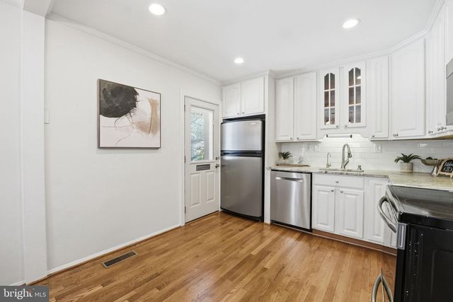 9652 LINDENBROOK ST, Fairfax, VA 22031