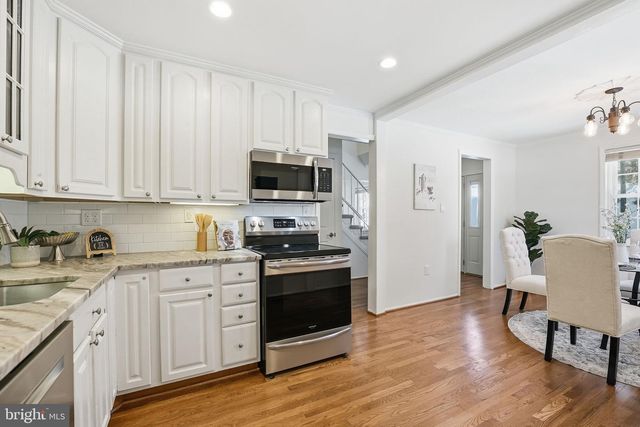 9652 LINDENBROOK ST, Fairfax, VA 22031