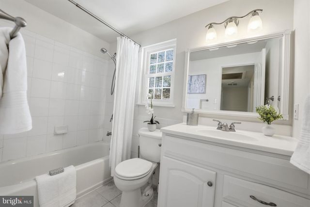 9652 LINDENBROOK ST, Fairfax, VA 22031