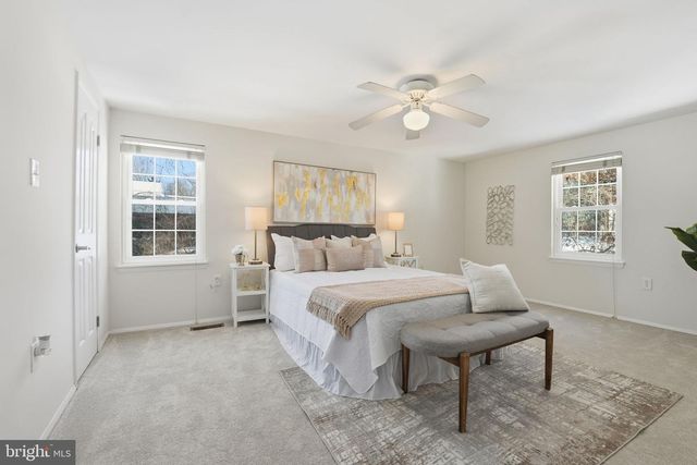 9652 LINDENBROOK ST, Fairfax, VA 22031