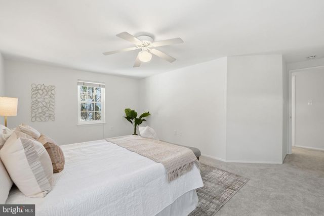 9652 LINDENBROOK ST, Fairfax, VA 22031