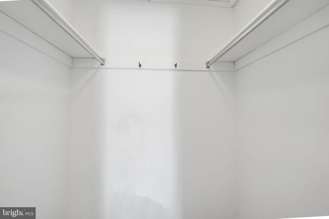 9652 LINDENBROOK ST, Fairfax, VA 22031