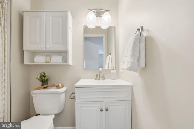 9652 LINDENBROOK ST, Fairfax, VA 22031