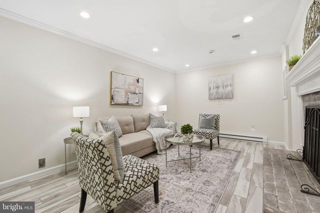 9652 LINDENBROOK ST, Fairfax, VA 22031