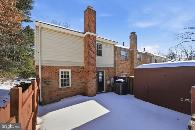 9652 LINDENBROOK ST, Fairfax, VA 22031