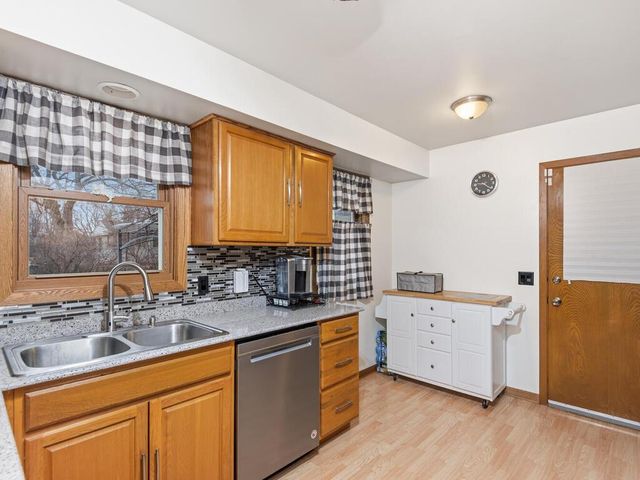 2700 64th Avenue N, Brooklyn Center, MN 55430