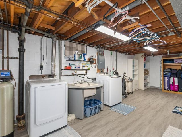 2700 64th Avenue N, Brooklyn Center, MN 55430