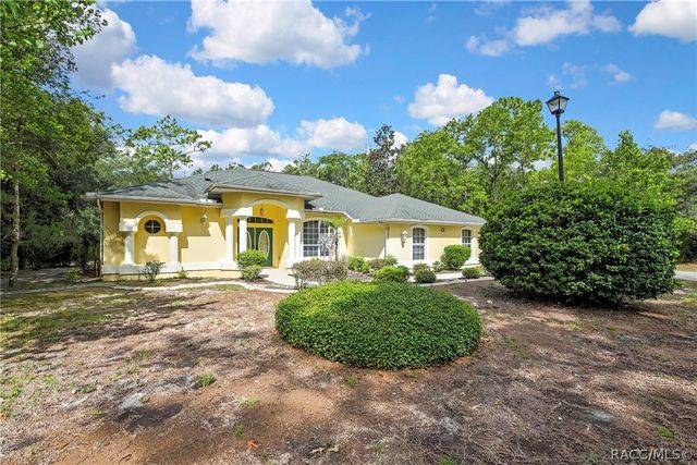 30 Cyclamen Court, Homosassa, FL 34446