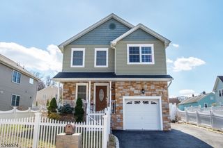 75 White St, Dover Town, NJ 07801